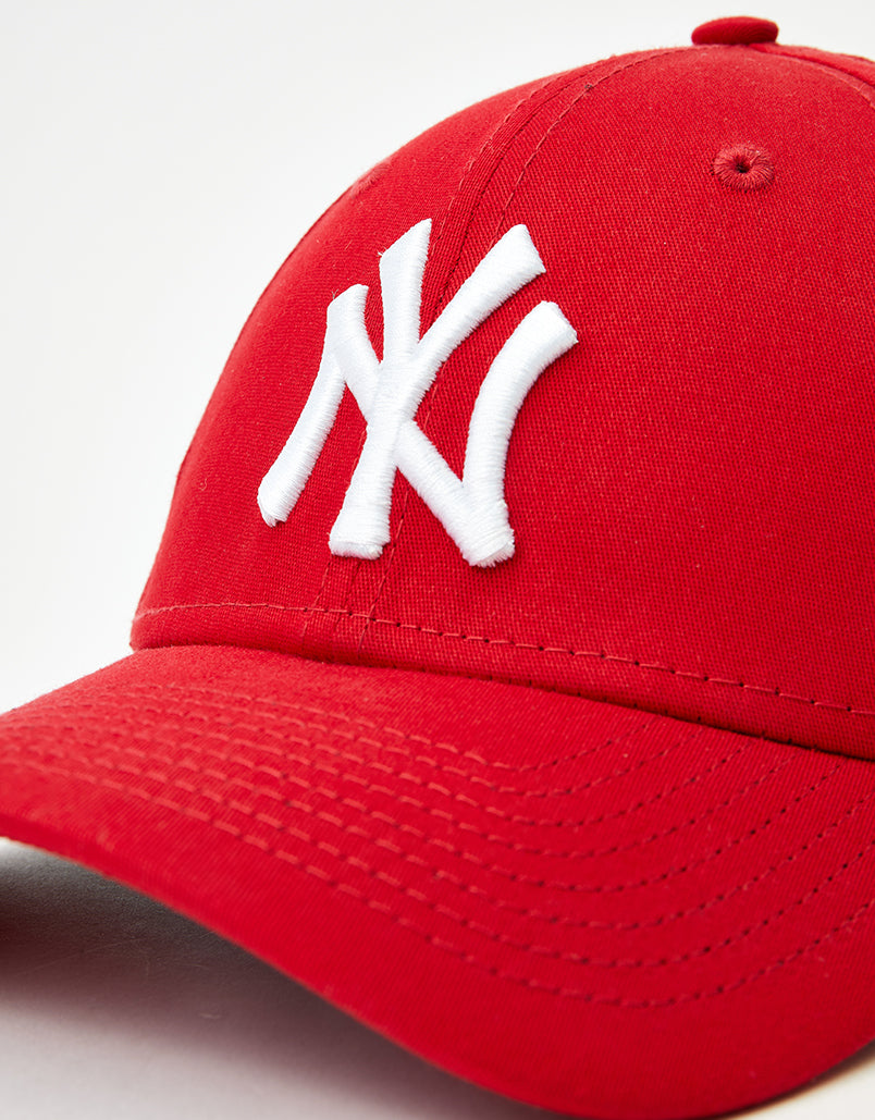 New Era 39Thirty League Basic New York Yankees Cap - Scarlet/White