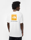 The North Face Redbox T-Shirt - TNF White/Summit Gold