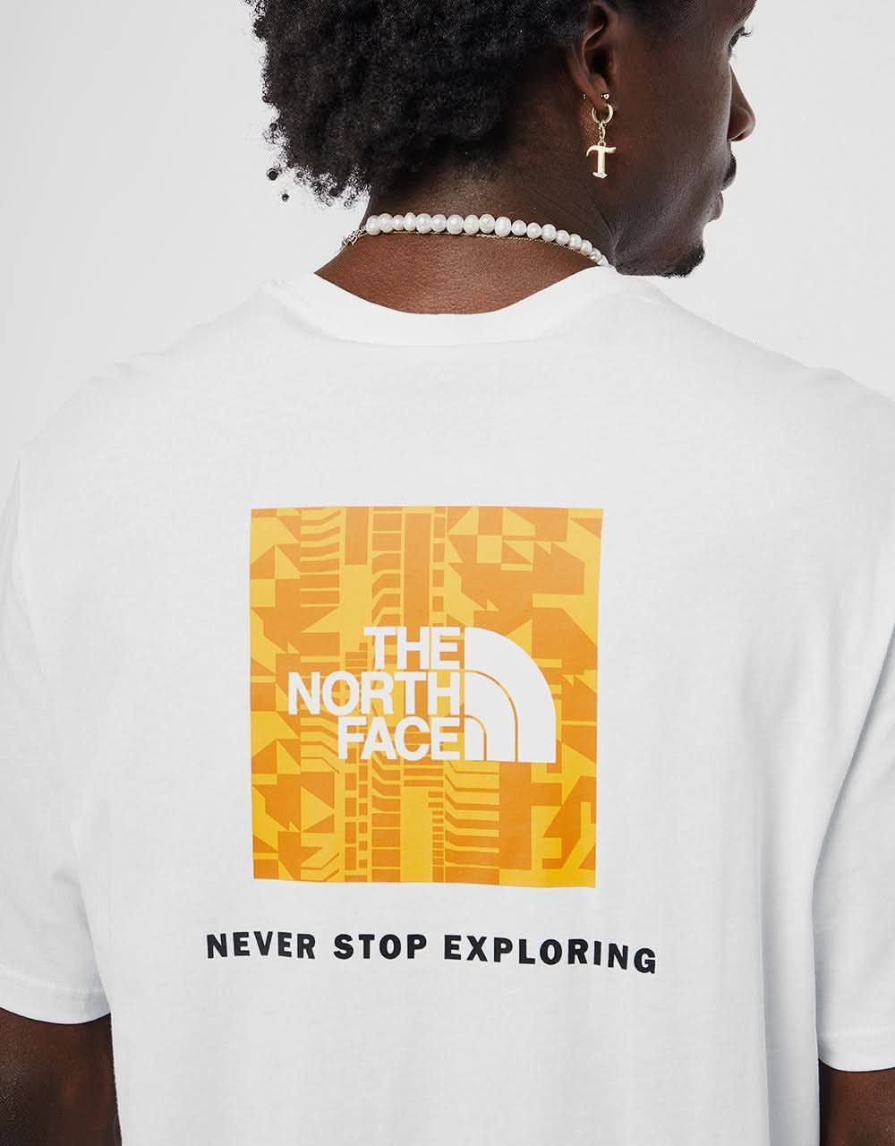 The North Face Redbox T-Shirt - TNF White/Summit Gold