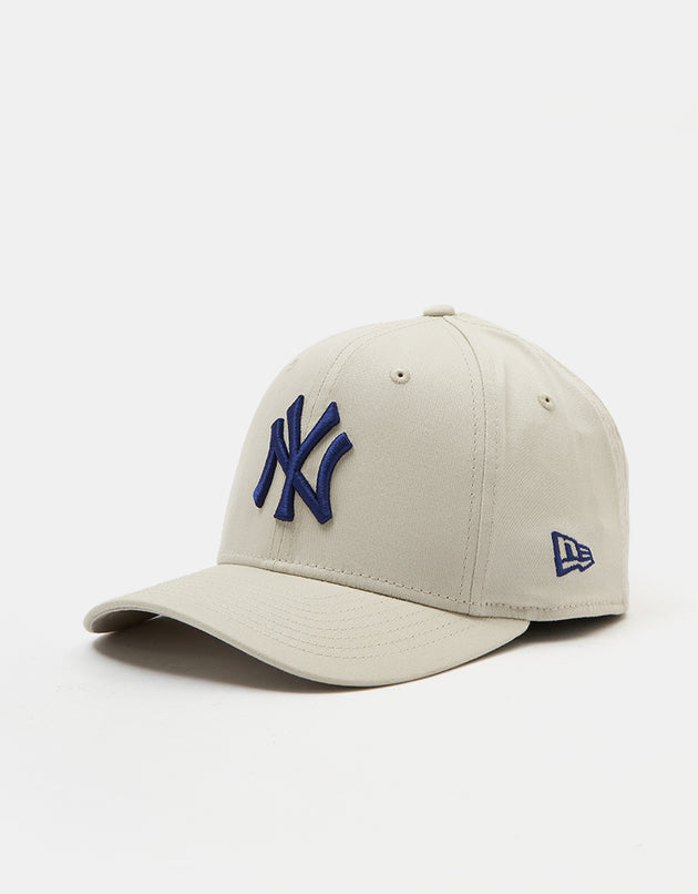 New Era 9Fifty® New York Yankees Team Colour Stretch Snapback Cap - Stone/Dark Royal