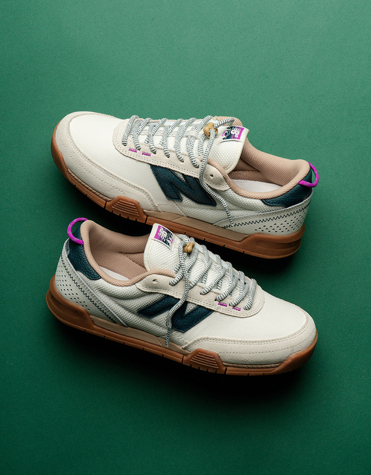 靴 TJ New Balance Numeric 440 Trail Skate Shoes - Sea Salt/Teal | Route One