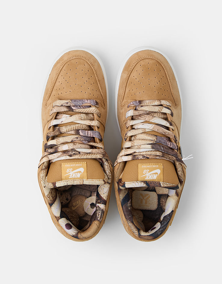 NOTE Manchester x Nike SB 'Biscuits' Dunk Low Pro QS Skate Shoes