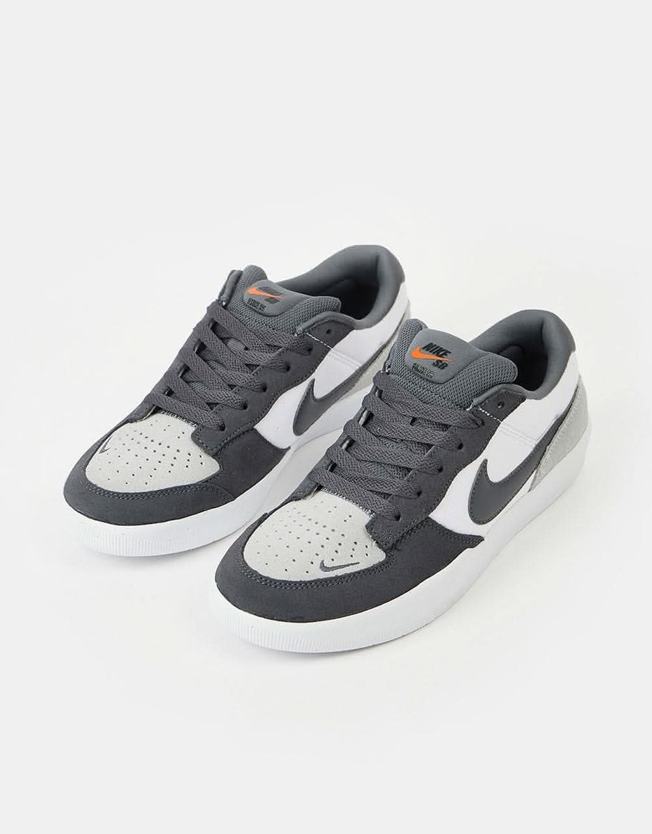 Nike sb gray and white Clearance