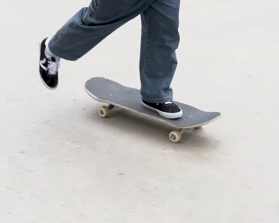 Skate Skills For Beginners #1: Master Pushing & Rolling Off A Ledge