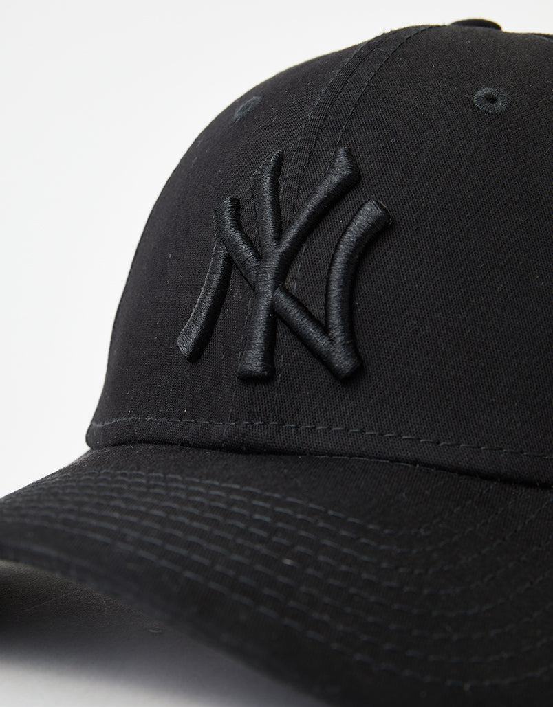 New Era 39Thirty League Basic New York Yankees Cap - Black/Black