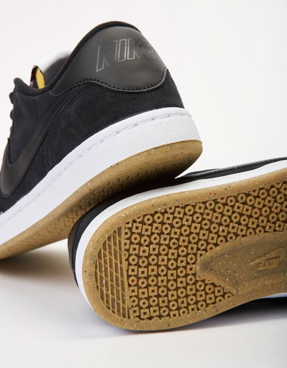 classic black nike sneakers