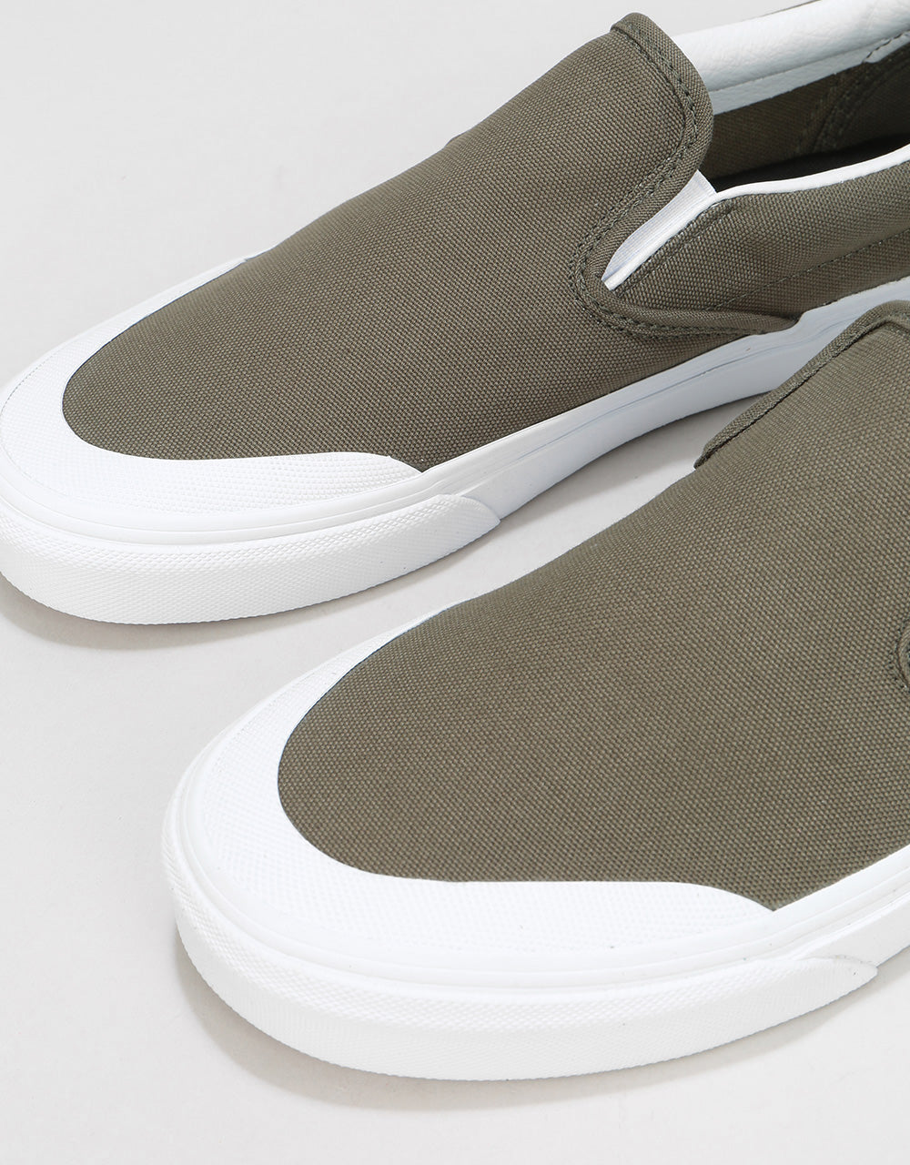 Vans Classic Slip-On Skate Shoes - (Canvas) Grape Leaf/True White