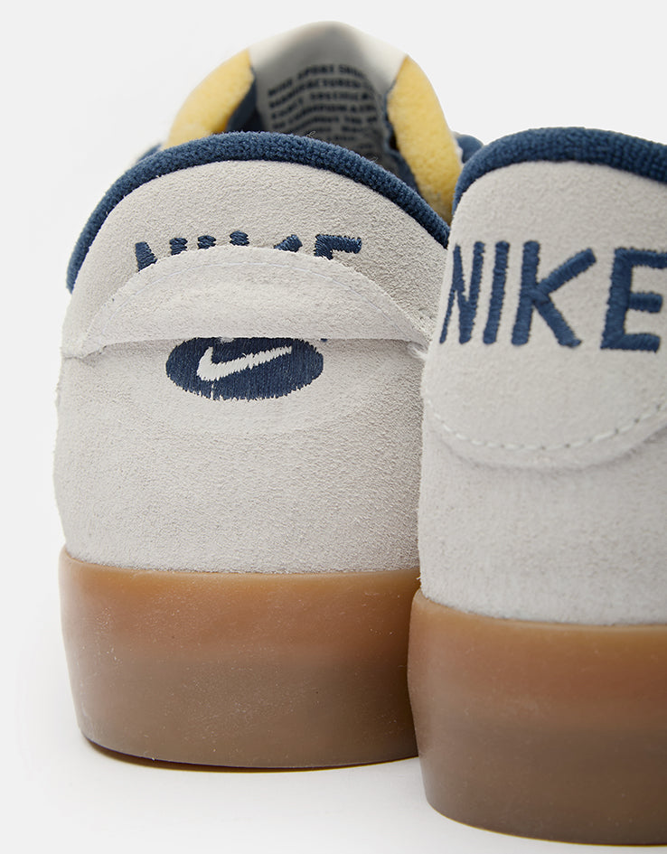 Nike SB Heritage Vulc Skate Shoes - Summit White/Navy-White-Gum Light Brown
