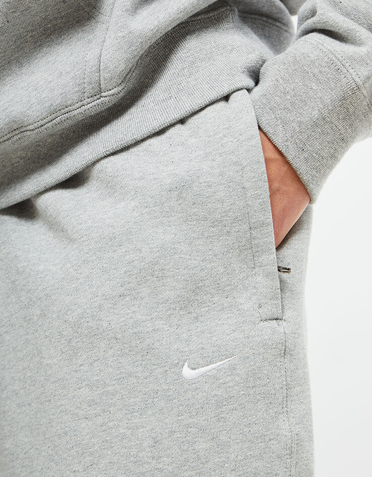 Nike Solo Swoosh Sweatpants - Dark Grey Heather/White