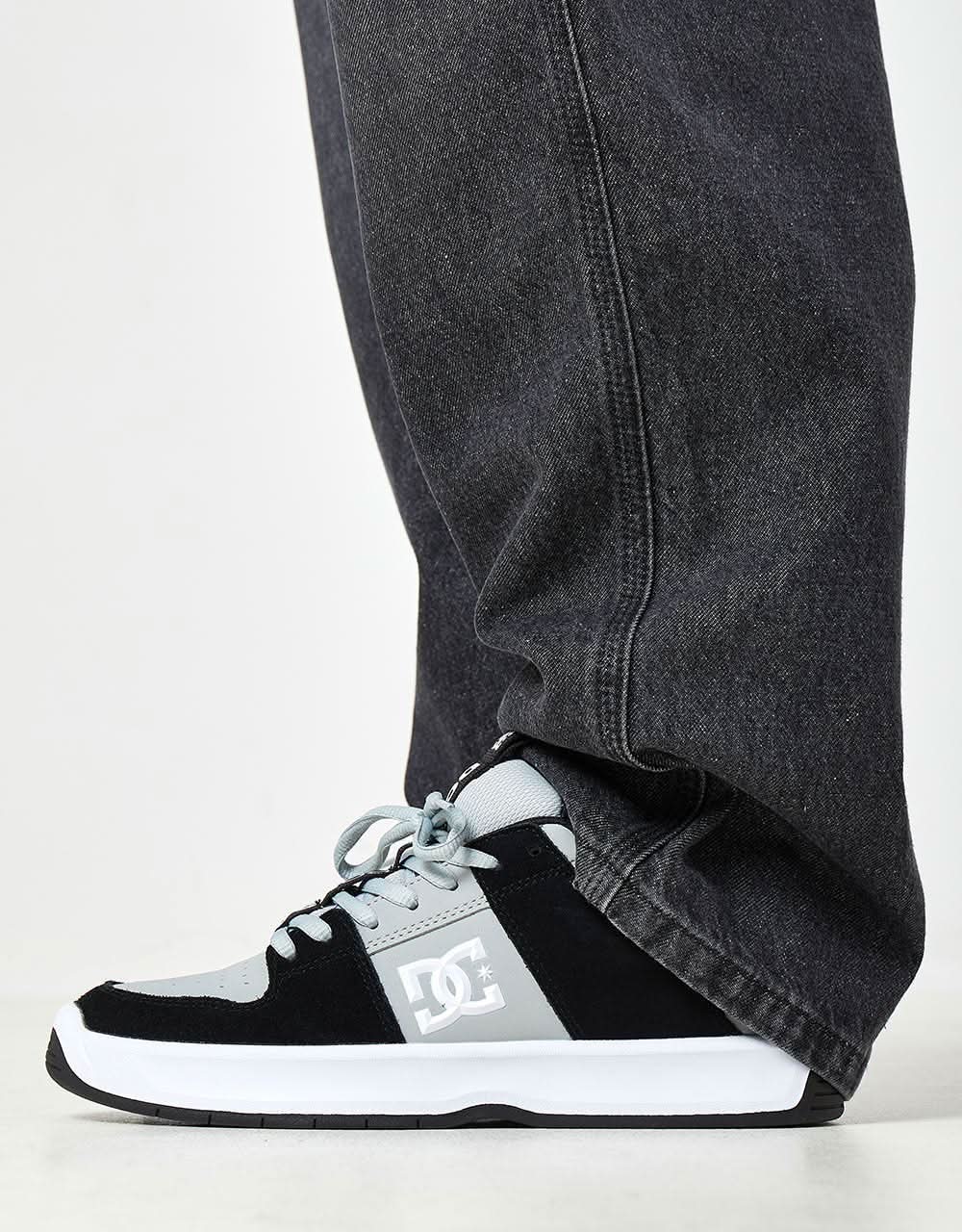 DC Worker Baggy Denim Carpenter Pant - Black Denim