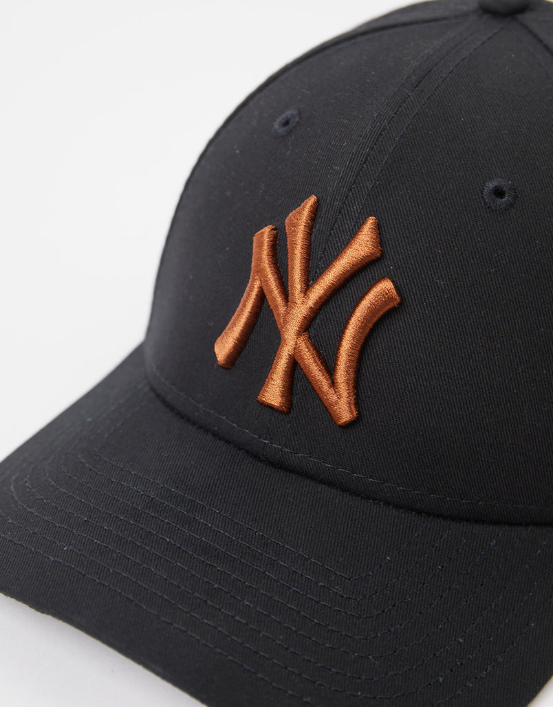 New Era  9Forty® New York Yankees League Essential  Cap - Black/Toasted Peanut