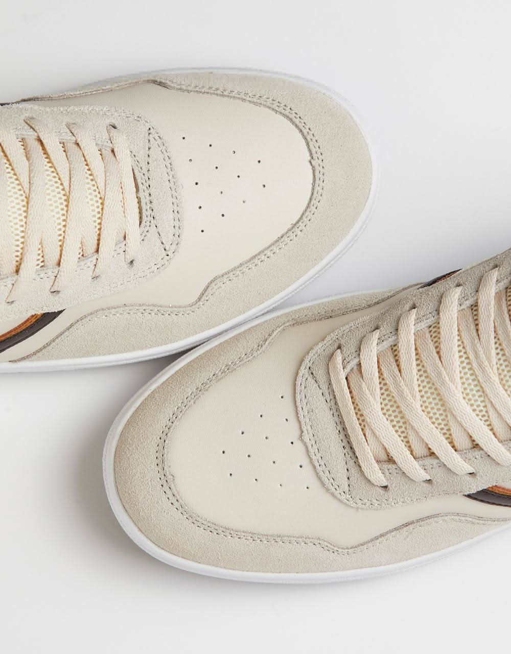 Beige store skate shoes