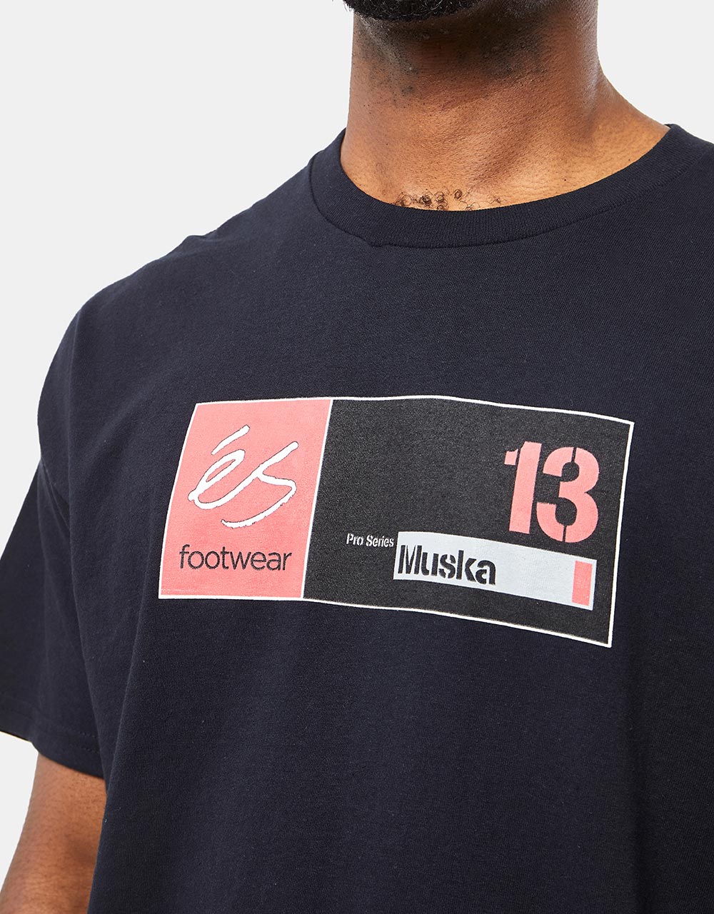 éS Muska 13 T-Shirt - Black