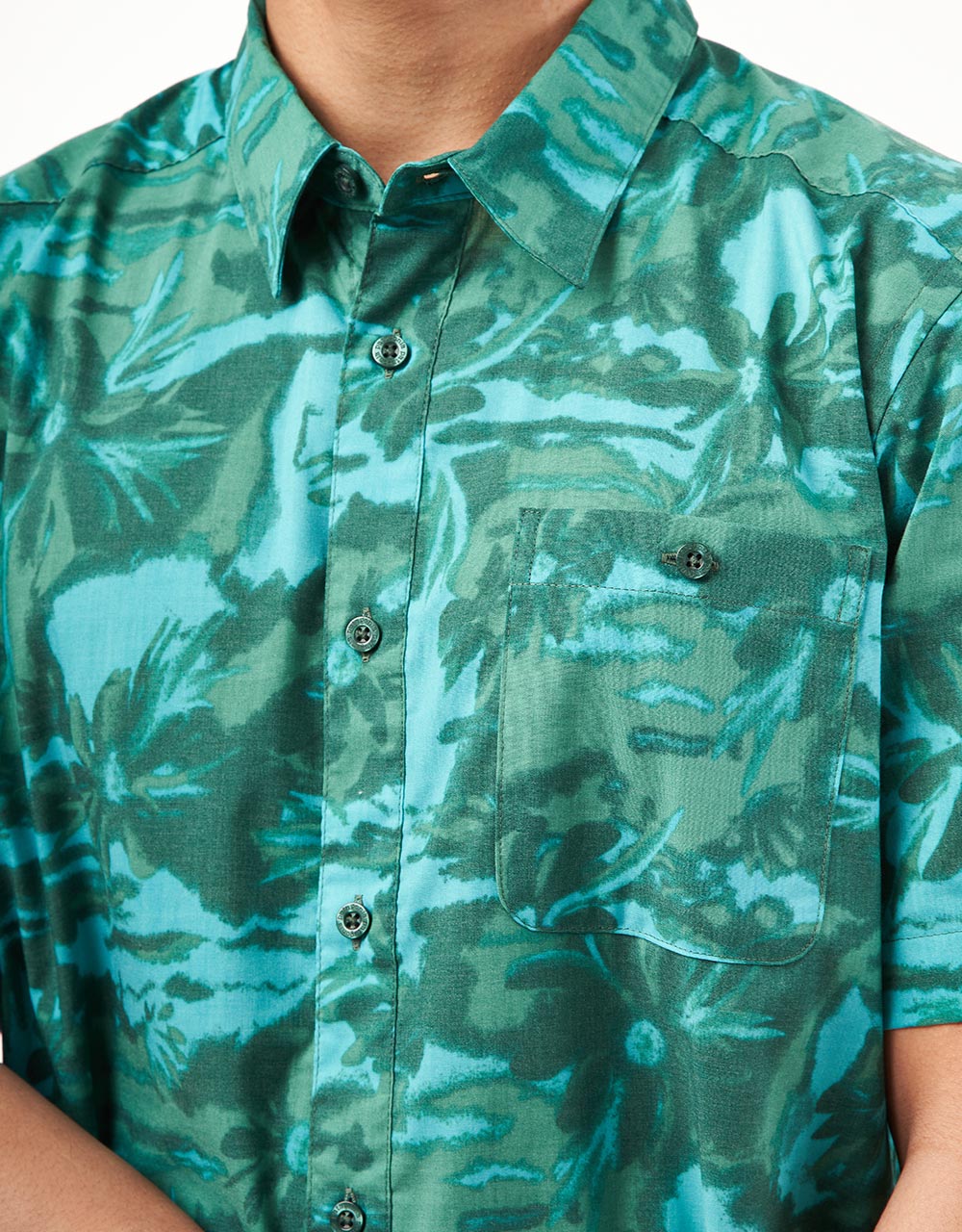Patagonia Go To Shirt - Cliffs and Waves: Conifer Green