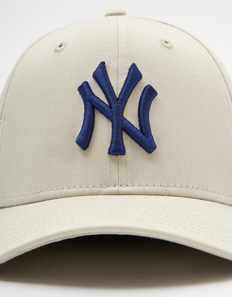 New Era 9Fifty® New York Yankees Team Colour Stretch Snapback Cap - Stone/Dark Royal