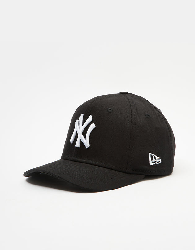 New Era 9Fifty® New York Yankees Team Colour Stretch Snapback Cap - Black/White