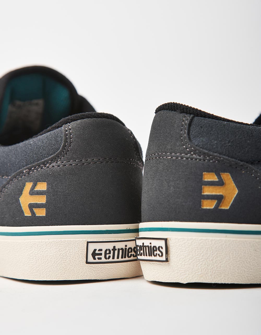 Etnies Barge LS Skate Shoes - Dark Grey/Black/Gold