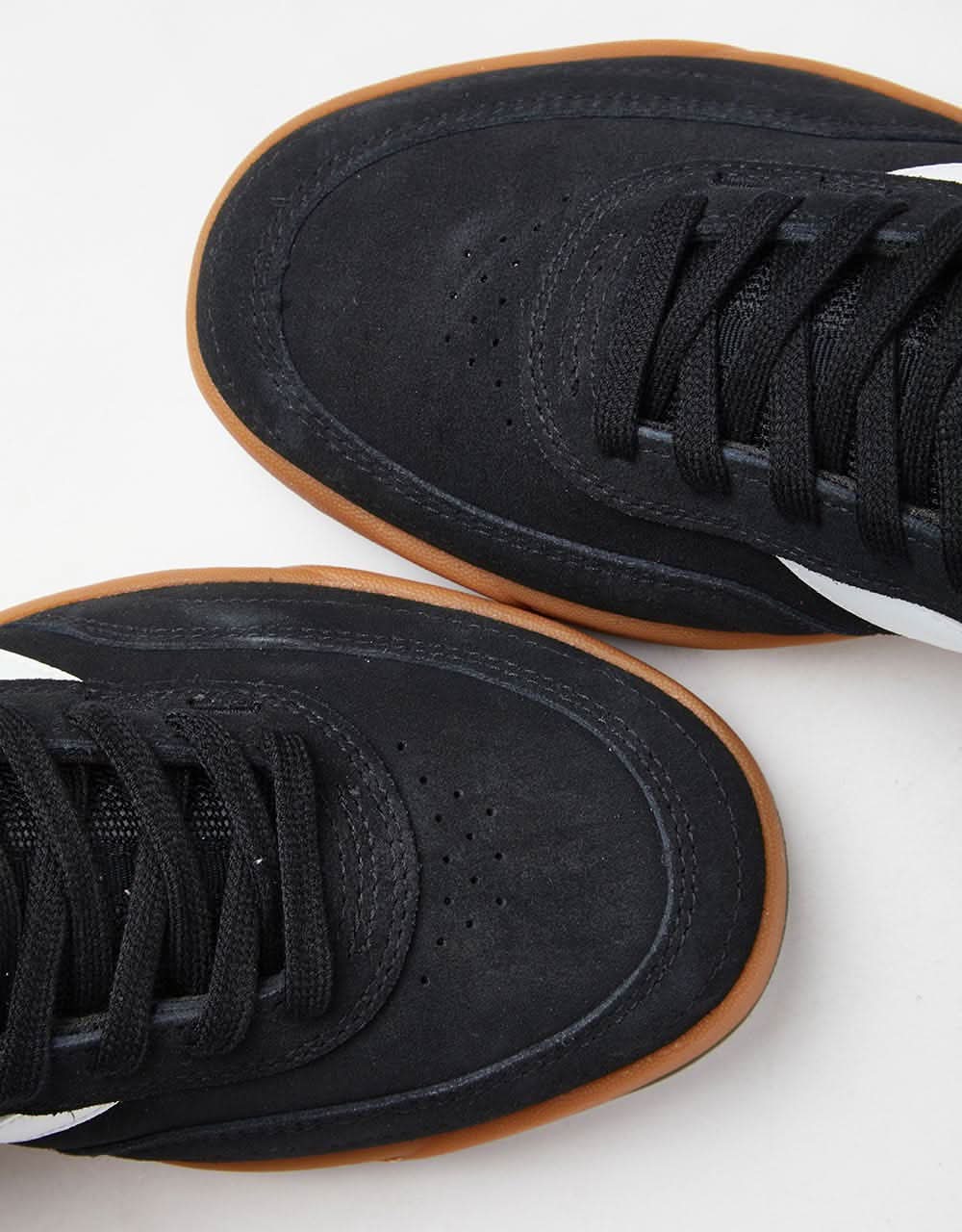 Numeric 440 V2—Side Profile on Gum Sole