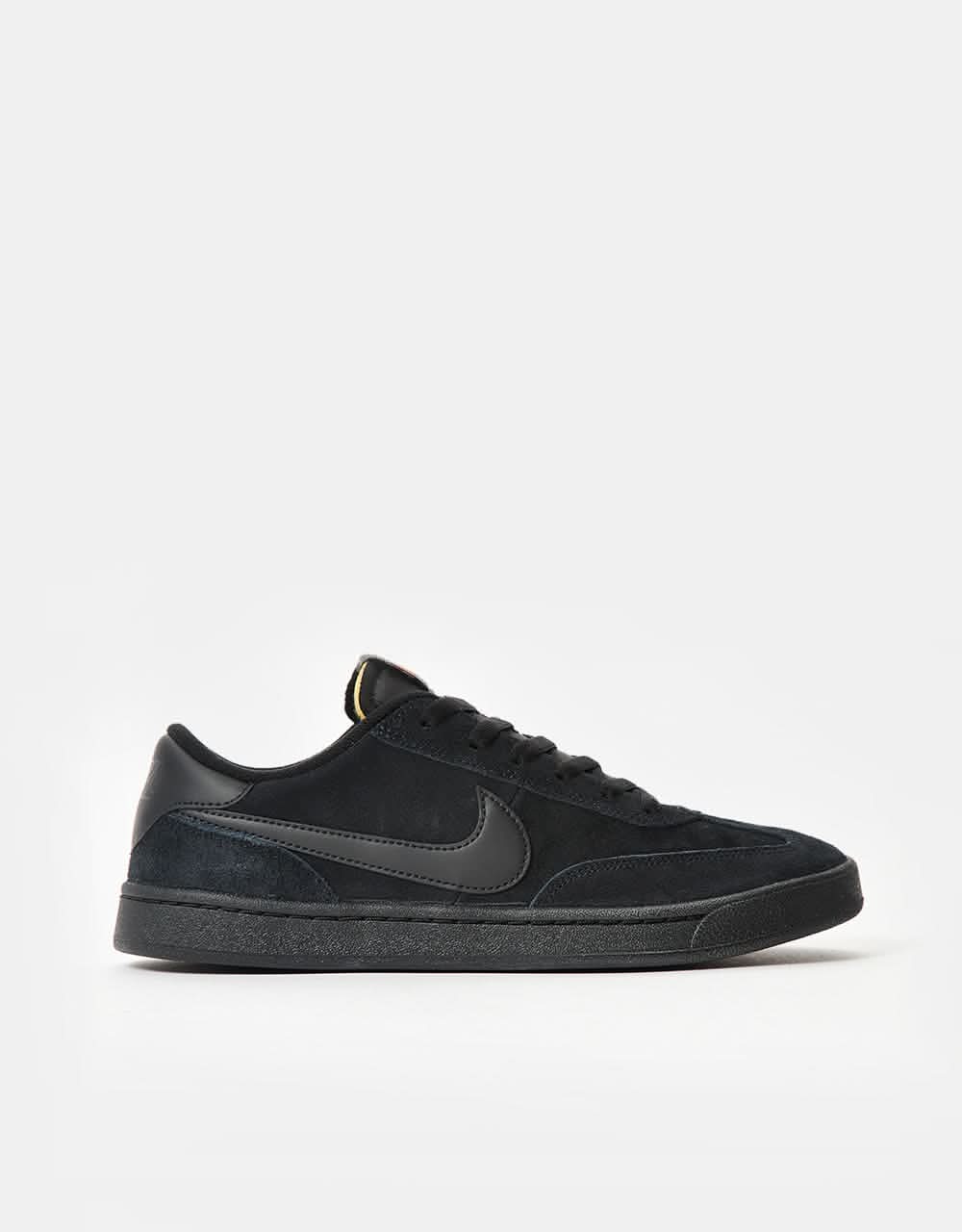 Nike SB FC Classic Skate Shoes Black/Black-Black-Vivid Orange