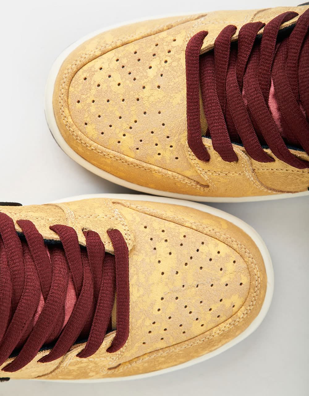 Nike SB 'City of Cinema' Dunk Low Pro Skate Shoes - Celestial Gold