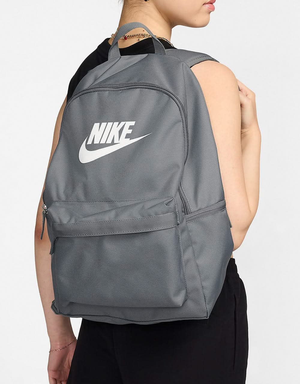 light grey nike backpack