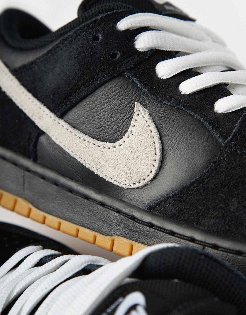dunk sb black gum suede スエード Nike-SB-Dunk-Low-Black-Gum_-SA