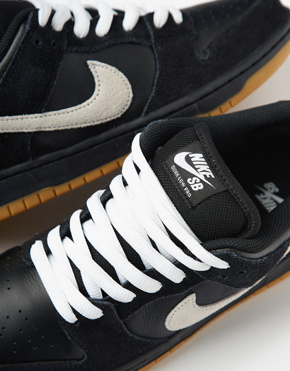 Nike SB Dunk Low Pro Skate Shoes | Black/White-Black-Gum Light