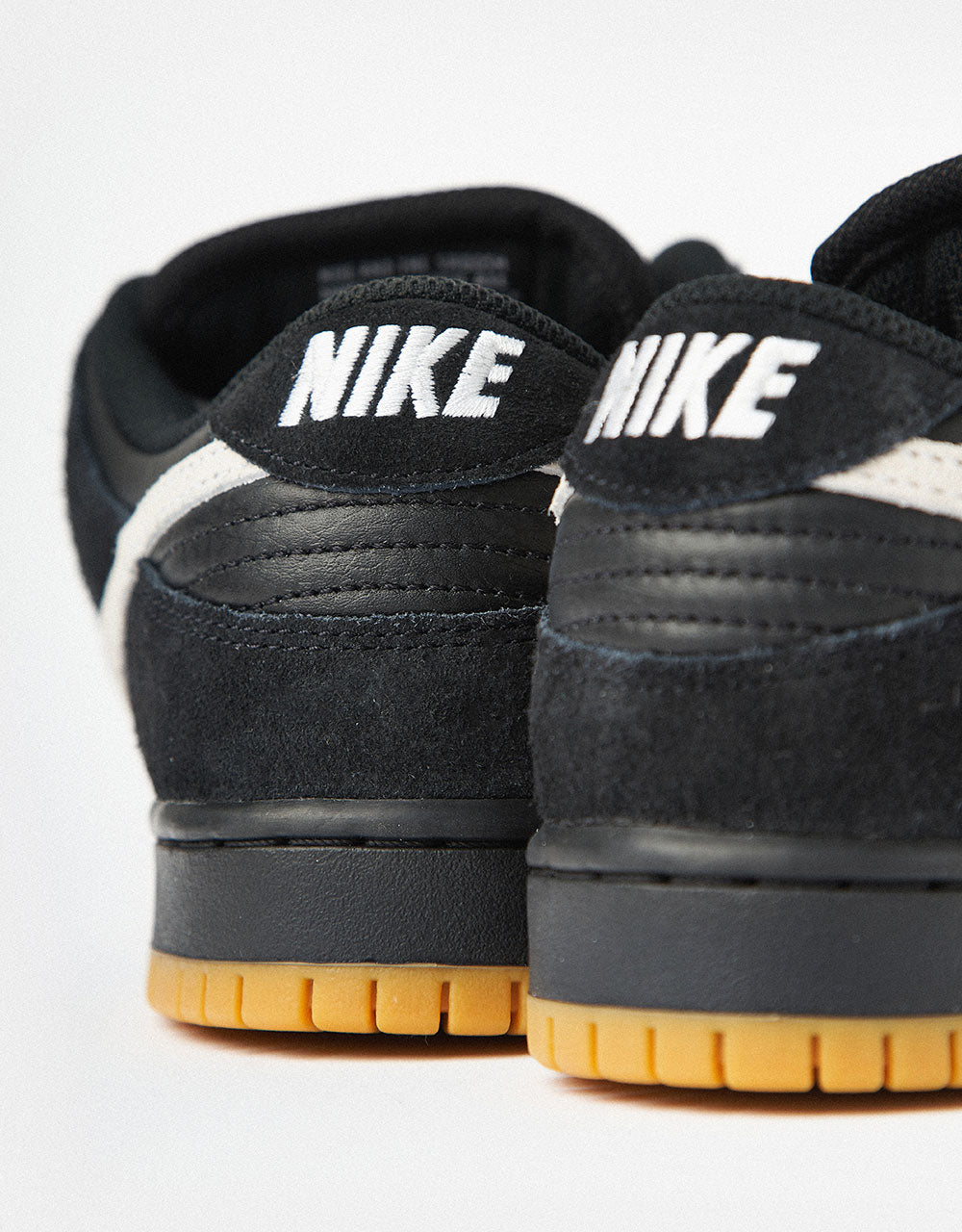 Nike SB Dunk Low Pro Skate Shoes | Black/White-Black-Gum Light
