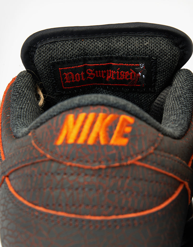 Nike SB 'Krampus' Dunk Low Pro Premium Skate Shoes - Dk Smoke Grey/Campfire Orange-Black