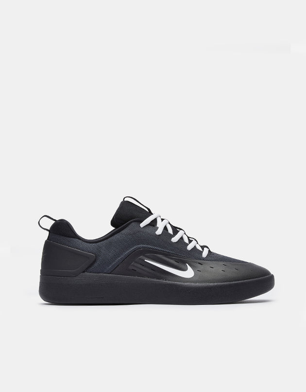 Nike SB Zoom Nyjah 4 Skate Shoes - Black/White-Black-White