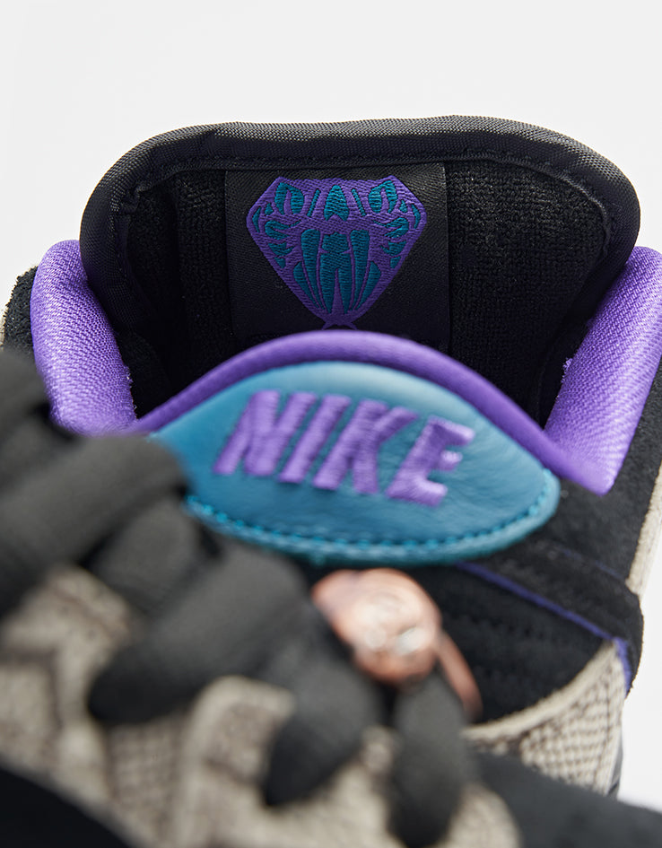 Nike SB 'Dashawn Jordan' Dunk Low Pro Skate Shoes - String/Black