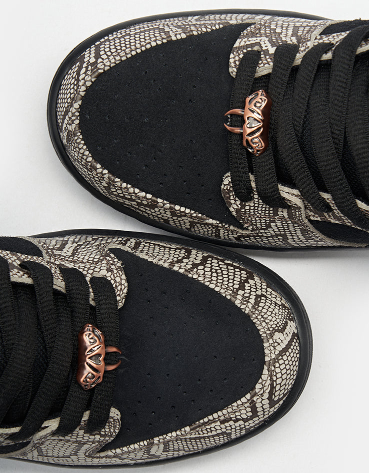 Nike SB 'Dashawn Jordan' Dunk Low Pro Skate Shoes - String/Black