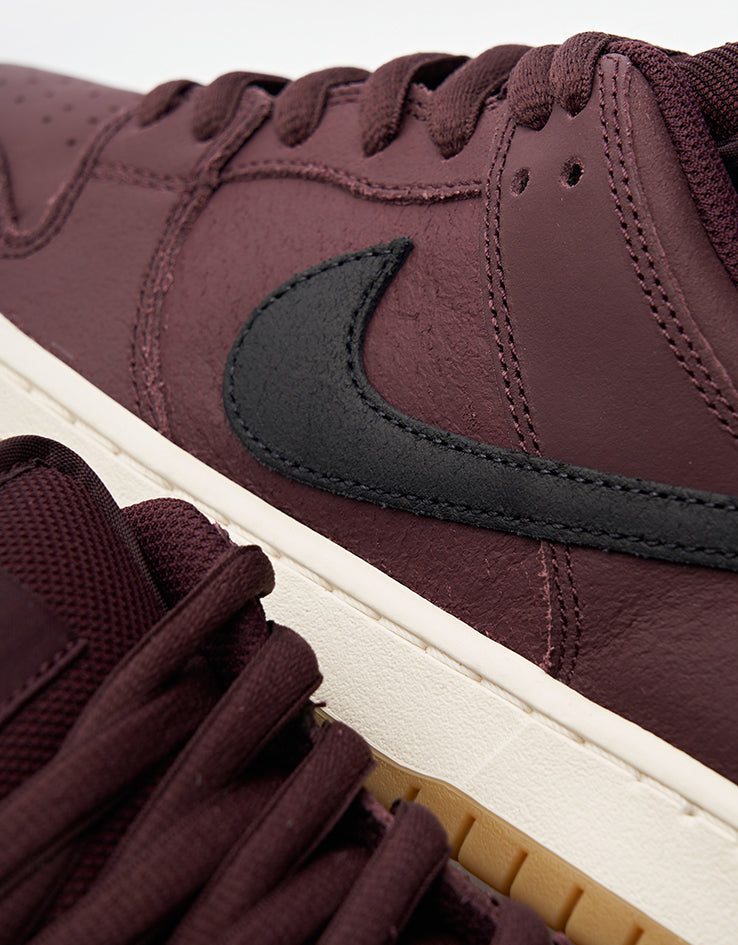 Nike SB 'Orange Label' Dunk Low Pro ISO Skate Shoes - Burgundy Crush/Black-Mystic Dates-Sail