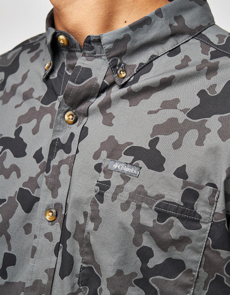 Columbia Rapid Rivers™ Printed S/S Shirt - Charcoal/Midrange Camo