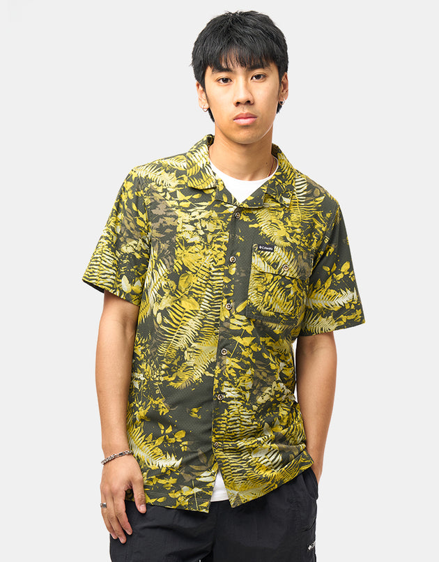 Columbia Tech Trail™ Utility Printed Woven S/S Shirt - Antique Moss/Geofern Greenscape