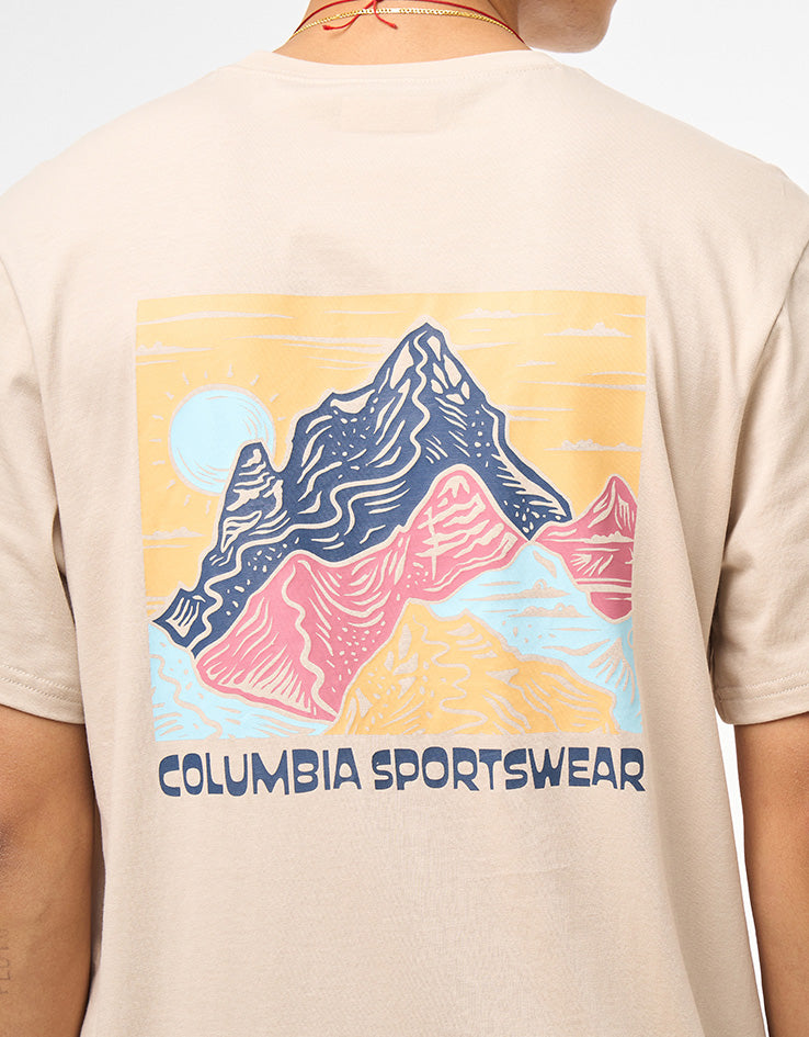 Columbia CSC™ Outdoor Back Graphic T-Shirt - Dark Stone/Sunscape