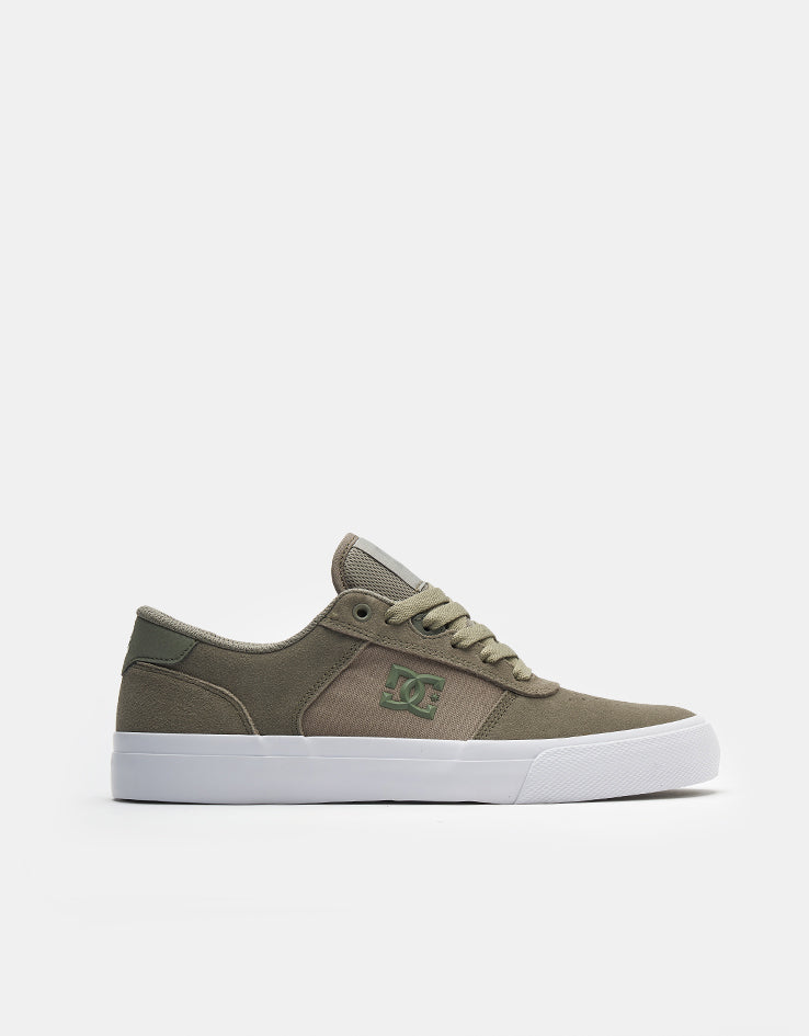 thumbnail image 2 of DC Shoes Men's Stag Skate Sneakers Extra Puffy Low-Top 2 of 12