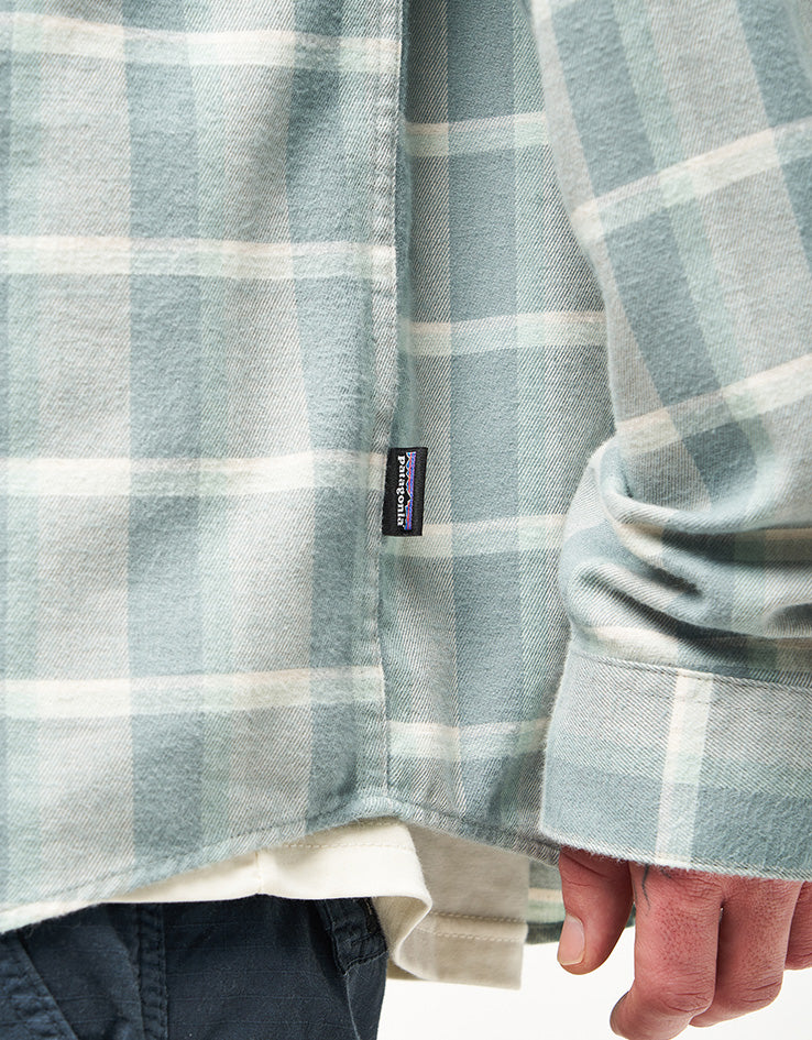 Patagonia Lightweight Fjord L/S Flannel Shirt - Marine Layer: Blue Sage
