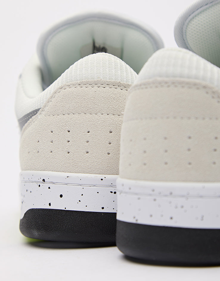 etnies Loot Skate Shoes - White/Black/Green