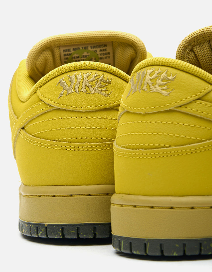 Nike SB Dunk Low Pro Skate Shoes - Saffron Quartz/Saffron Quartz-Pear