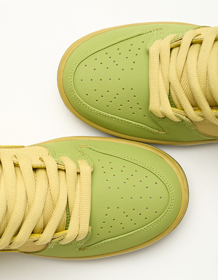 Nike SB Dunk Low Pro Skate Shoes - Saffron Quartz/Saffron Quartz-Pear