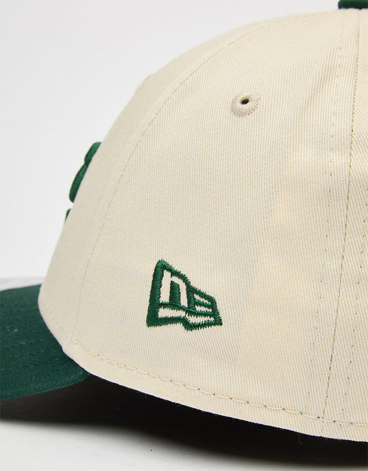 New Era Oakland A-s Colour Block 9FORTY® Strapback Cap - Light Cream/Dark Green