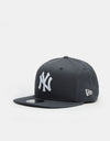 New Era New York Yankees League Essential 9FIFTY® Snapback Cap - Grey/White