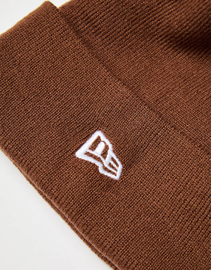New Era New York Yankees League Essential Beanie - Deep Auburn