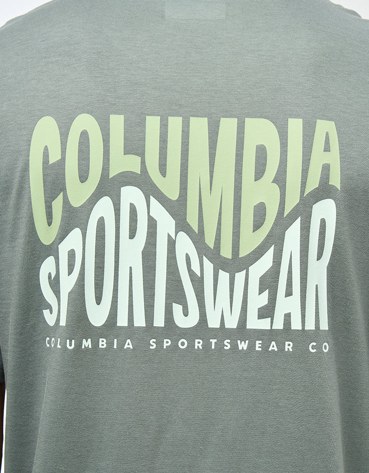 Columbia CSC™ Outdoor Back Graphic T-Shirt - Sedona Sage/Wavy Branded Peaks