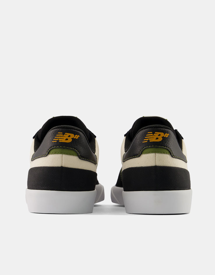 New Balance Numeric 272 Skate Shoes - Black/Sea Salt