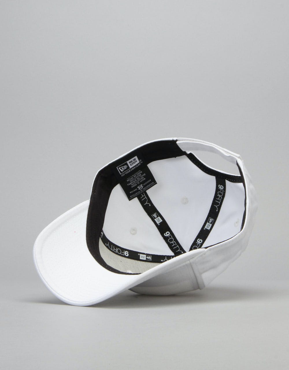 New Era 9Forty Flag Collection Cap - White/Black