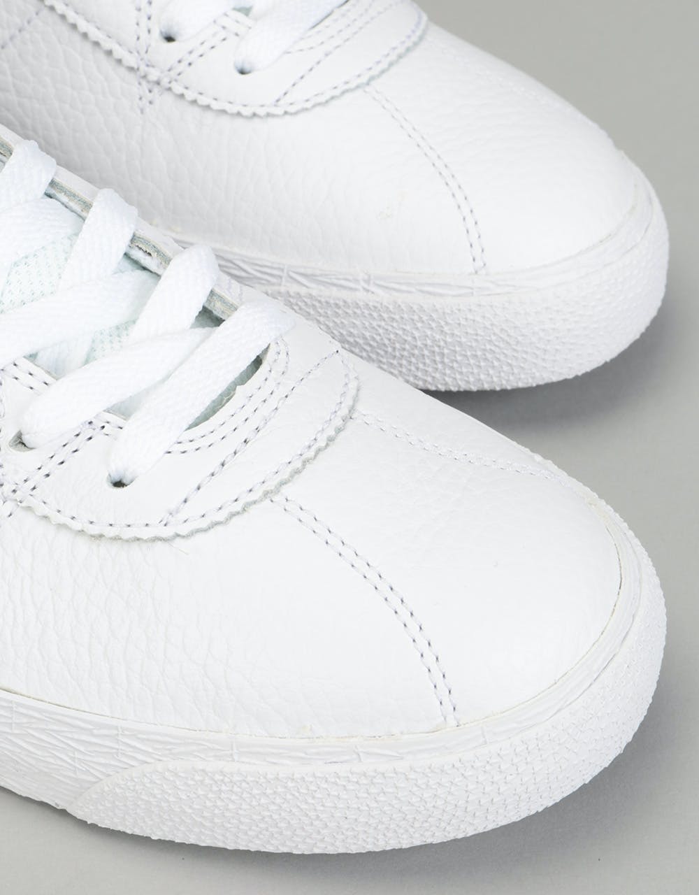 Nike SB Zoom Bruin Premium SE Skate Shoes - White/Wht-Met. Gold-Black
