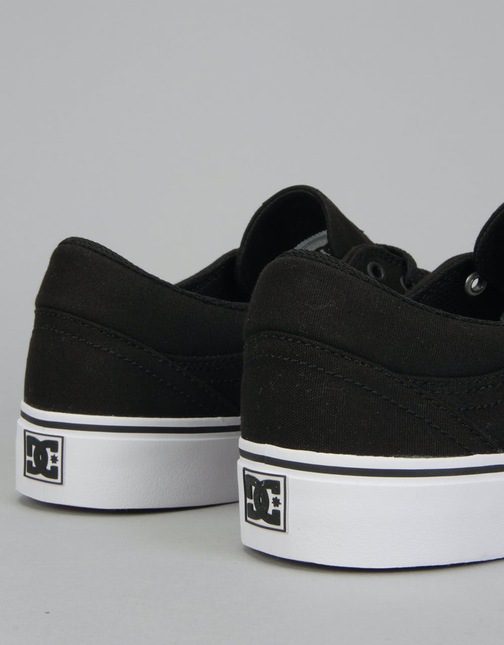 DC Trase TX Skate Shoes - Black/White