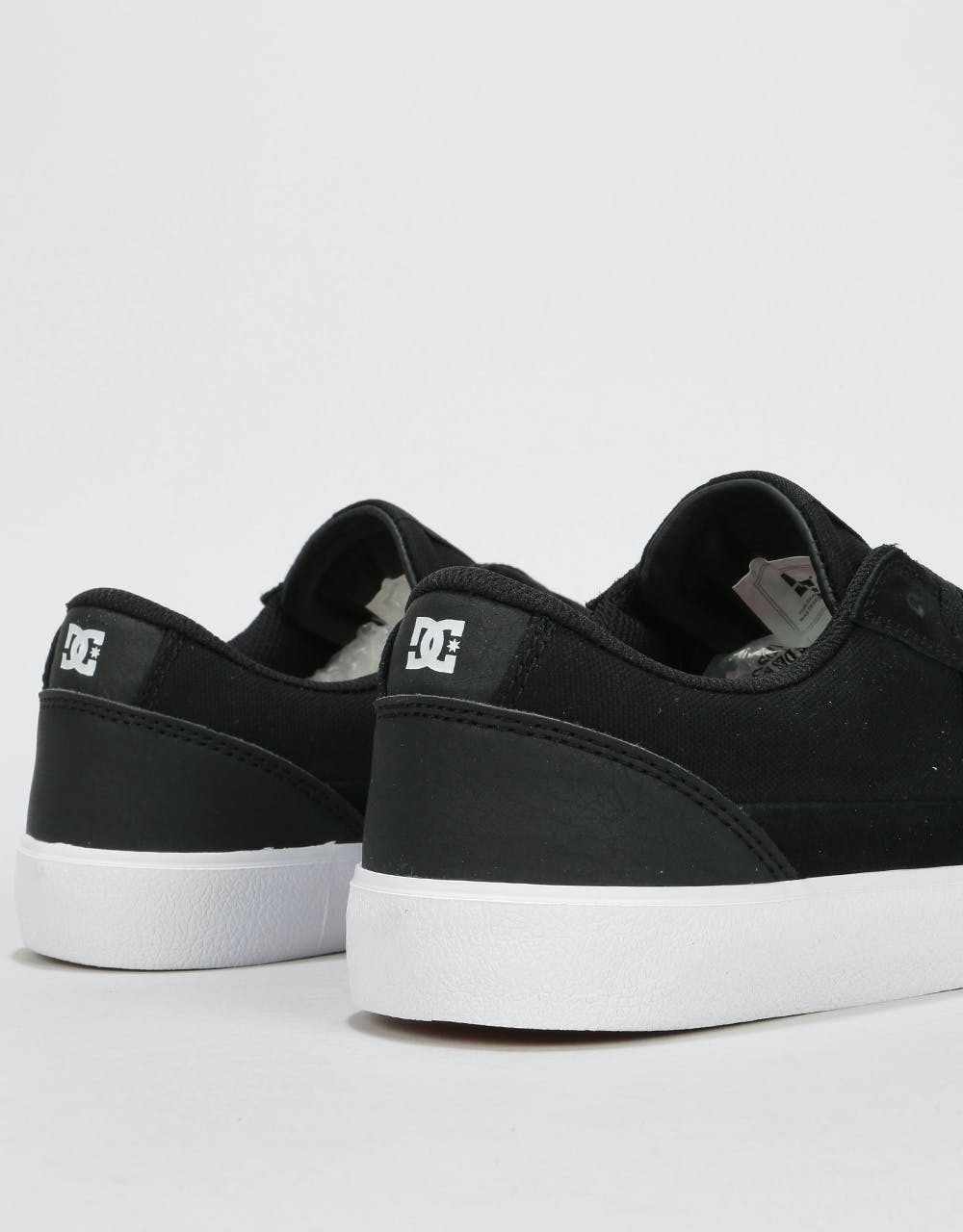 DC Lynnfield S Skate Shoes - Black/White